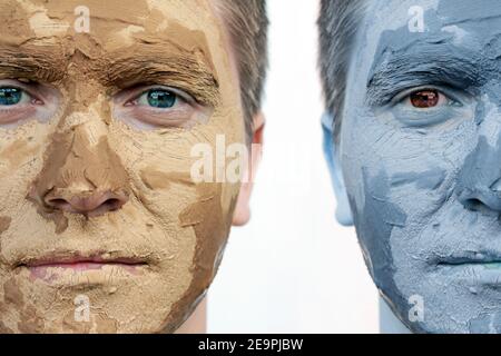 L'impressione dell'artista di un uomo con una maschera fatta di creta Foto Stock