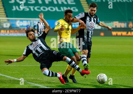 SITTARD, PAESI BASSI - 5 FEBBRAIO: {didascalia} durante la partita olandese Eredivisie tra Fortuna Sittard e Heracles Almelo allo stadio Fortuna Sittard Foto Stock