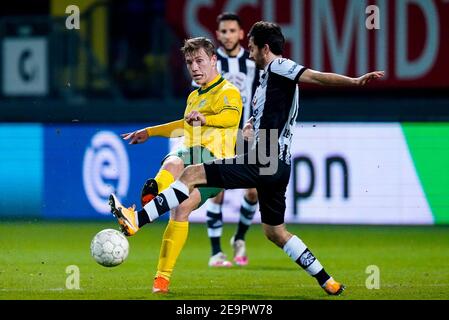 SITTARD, PAESI BASSI - 5 FEBBRAIO: {didascalia} durante la partita olandese Eredivisie tra Fortuna Sittard e Heracles Almelo allo stadio Fortuna Sittard Foto Stock