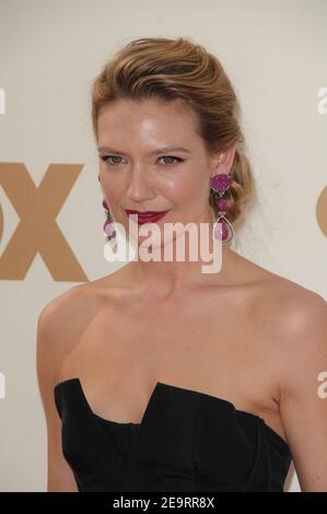 Anna Torv al Primetime Emmy Awards 2011 al Nokia Theatre L.A. Vivi nel centro di Los Angeles Foto Stock