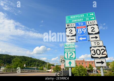 Segnaletica stradale dell'autostrada 89, US Route 2, Vermont Route 12 a Montpelier, Vermont VT, USA. Foto Stock