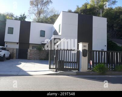 Beverly Hills, California, USA 5 febbraio 2021 UNA visione generale dell'atmosfera dell'attrice Shannen Doherty e Dean Factor ex casa, dove ha attaccato a 2017 Benedetto Canyon Drive il 5 febbraio 2021 a Beverly Hills, California, USA. Foto di Barry King/Alamy Stock foto Foto Stock