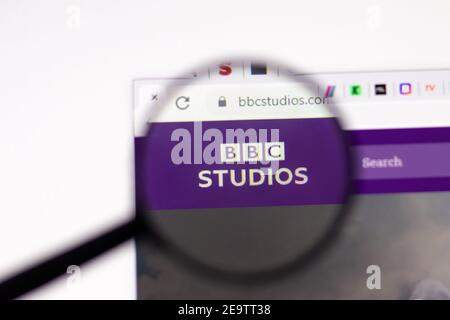 Los Angeles, Stati Uniti d'America - 1 febbraio 2021: Pagina del sito Web di BBC Studios. BBCStudios.com logo sullo schermo, editoriale illustrativo Foto Stock