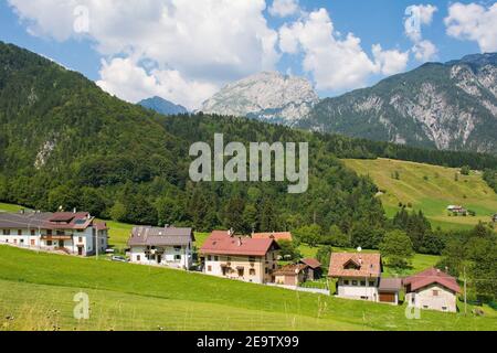 Il paesaggio estivo nei pressi di Studena alta in provincia di Udine, Friuli-Venezia Giulia, Italia nord-orientale Foto Stock