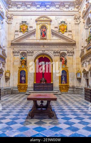 SALAMANCA, SPAGNA, 19 MAGGIO 2019: Interno del Convento di San Esteban a Salamanca, Spagna Foto Stock