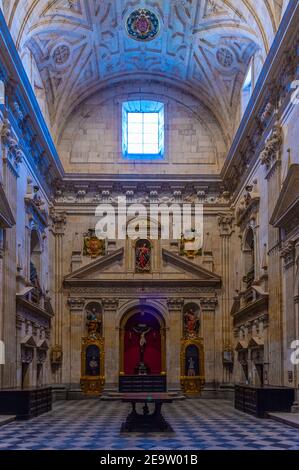 SALAMANCA, SPAGNA, 19 MAGGIO 2019: Interno del Convento di San Esteban a Salamanca, Spagna Foto Stock