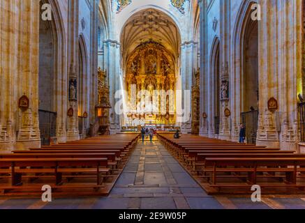 SALAMANCA, SPAGNA, 19 MAGGIO 2019: Interno del Convento di San Esteban a Salamanca, Spagna Foto Stock