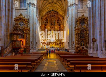 SALAMANCA, SPAGNA, 19 MAGGIO 2019: Interno del Convento di San Esteban a Salamanca, Spagna Foto Stock