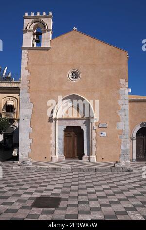 Chiesa di Sant'Agostino in Piazza IX Aprile a Taormina Sicilia Italia Foto Stock