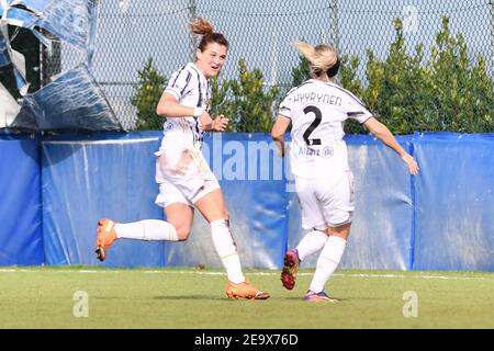 Cristiana Girelli (Juventus) festeggia dopo aver segnato il traguardo durante Empoli Ladies vs Juventus, Serie a Football Italiana A Women Match a Empoli, Italia, febbraio 06 2021 Foto Stock