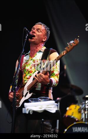 Sting prosegue il suo tour mondiale sulla scena "Route of Kings" a Hyde Park, Londra, Regno Unito. 28 luglio 2001 Foto Stock