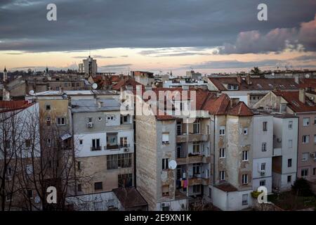 Belgrado, Serbia - Vista di edifici residenziali stagionato a Zemun Foto Stock