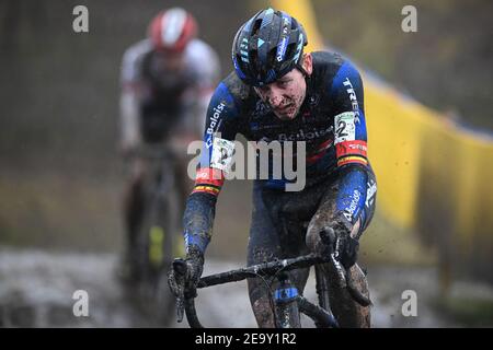 Il belga Toon Aerts ha ritratto in azione durante la gara d'élite maschile del cicloturismo 'Noordzeecross' a Middelkerke, l'ottava e ultima ra Foto Stock