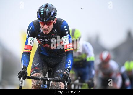 Il belga Toon Aerts ha ritratto in azione durante la gara d'élite maschile del cicloturismo 'Noordzeecross' a Middelkerke, l'ottava e ultima ra Foto Stock