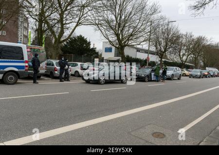 Kiezpirat, Schauspieler, Kalle Haverland, Führungsfahrzeug, Autocorso Freiheitsfahrer, Querdenker, Coronaleugner, gegen Coronamaßnahmen, Maskenverweig Foto Stock