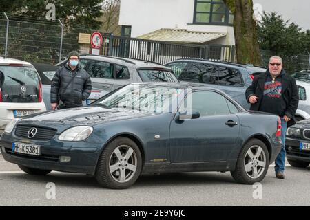 Kiezpirat, Schauspieler, Kalle Haverland, Führungsfahrzeug, Autocorso Freiheitsfahrer, Querdenker, Coronaleugner, gegen Coronamaßnahmen, Maskenverweig Foto Stock