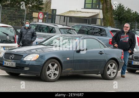 Kiezpirat, Schauspieler, Kalle Haverland, Führungsfahrzeug, Autocorso Freiheitsfahrer, Querdenker, Coronaleugner, gegen Coronamaßnahmen, Maskenverweig Foto Stock