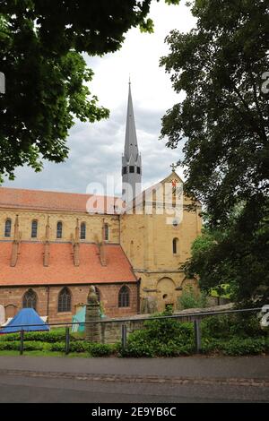 GERMANIA, MAULBRONN - 22 GIUGNO 2019: Chiesa e la torre della chiesa del Monastero di Maulbronn Foto Stock