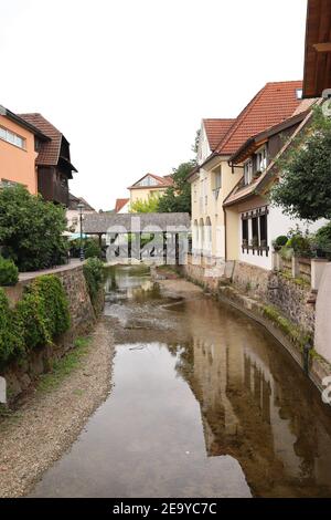 GERMANIA, BADEN-Württemberg, Bühl - 07 SETTEMBRE 2019: Il Sandbach nella città di Bühl Foto Stock