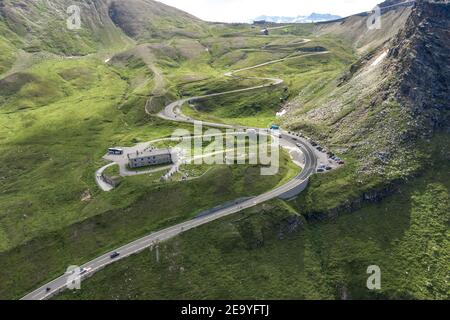 Veduta aerea della strada alpina di Grossglockner Taxenbacher Fusch In salita in Austria Foto Stock
