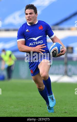 Roma, Ita. 06 febbraio 2021. Antoine Dupont di Francia, Italia contro Francia, Rugby, sei Nation Credit: Agenzia fotografica indipendente/Alamy Live News Foto Stock