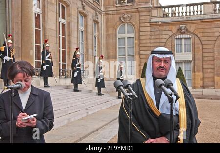 Conferenza stampa del presidente ad interim iracheno Ghazi al-Yawar dopo il suo incontro con il presidente francese Jacques Chirac al Palazzo Elysee, a Parigi, Francia, il 13 gennaio 2005. Foto di Bruno Klein/ABACA. Foto Stock