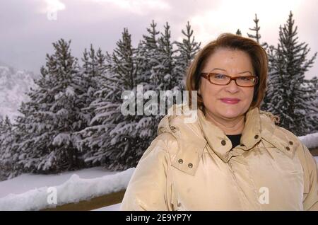 L'attrice e regista francese Josiane Balasko si pone ad una fotocellula per presentare il suo film 'l'ex femme de ma vie' durante il 'Festival du Film de Comedie' a l'Alpe d'Huez, Francia il 19 gennaio 2005. Foto di Bruno Klein/ABACA Foto Stock