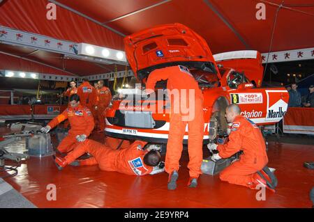 Service Park, Peugeot 307 WRC durante il Rally di Monte Carlo, MC il 21 gennaio 2005. Foto di Jean-Marc Pastor/Cameleon/ABACA Foto Stock