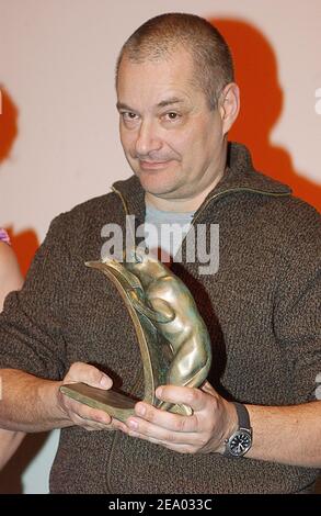 Il regista francese Jean-Pierre Jeunet riceve il premio "un Long dimanche de Fiancailles" in occasione della cerimonia del 10° Prix Lumiere du Cinema al Cinema des Cineastes di Parigi, Francia, il 16 febbraio 2005. Foto di Giancarlo Gorassini/ABACA. Foto Stock