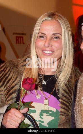 La presentatrice televisiva francese Sophie Favier partecipa alla prima del musical 'Don Juan' al Palais des Congres di Parigi, Francia, il 1 marzo 2005. Foto di Giancarlo Gorassini/ABACA. Foto Stock