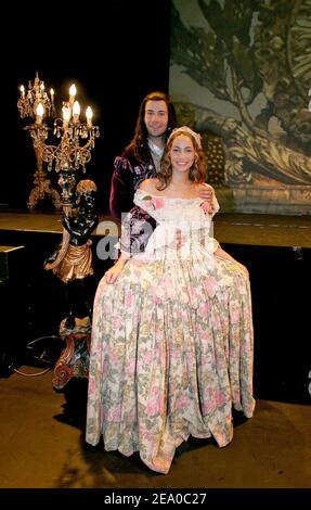 Anne Laure Girbal (Marie Mancini) et Emmanuel Moire (Luigi XIV) posa dopo lo spettacolo caso del nuovo musical francese 'le Roi Soleil' diretto da Kamel Ouali e prodotto da dove Attia al teatro du Chatelet a Parigi, Francia il 22 marzo 2005. Foto di Laurent Zabulon/ABACA. Foto Stock