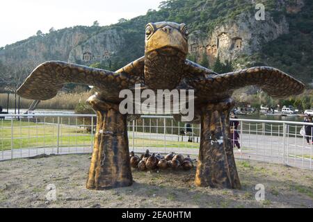 Caretta Caretta Caretta monumento tartaruga a Dalyan, Turchia Foto Stock
