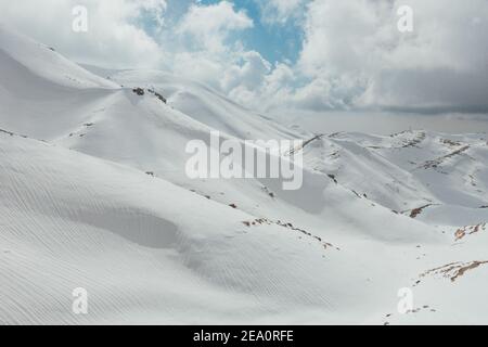 La zona sciistica di Mzaar Kfardebian in Libano. Il più grande centro sportivo sulla neve del Medio Oriente Foto Stock