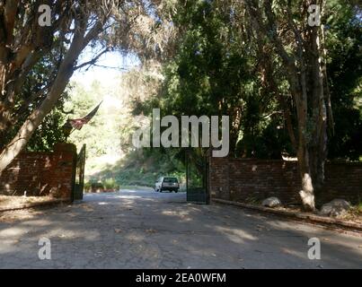 Beverly Hills, California, USA 6 febbraio 2021 UNA visione generale dell'atmosfera dell'ex casa dell'attore Max Baer Jr. Al 2760 di Benedetto Canyon Drive il 6 febbraio 2021 a Beverly Hills, California, USA. Foto di Barry King/Alamy Stock foto Foto Stock