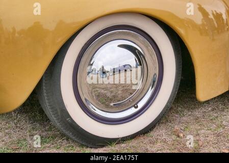 1940 Ford Deluxe berlina 2 porte, Hot Rod Revolution mostra di auto al Camp Mabry ad Austin, Texas, Stati Uniti Foto Stock