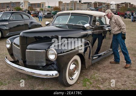 1941 Mercury Convertible Black Beauty alla mostra di auto Hot Rod Revolution al Camp Mabry di Austin, Texas, USA Foto Stock