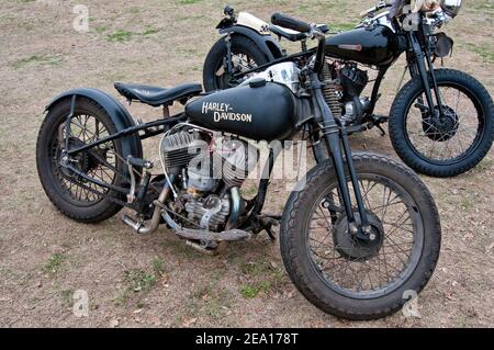 Moto Harley-Davidson anni '30 alla mostra di auto Hot Rod Revolution al Camp Mabry di Austin, Texas, Stati Uniti Foto Stock