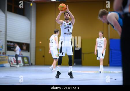 Karlsruhe, Germania. 03 maggio 2021. Azione singola, tagliare Aaron Schmidt (Wizards). GES/Basketball/Pro B: KIT Arvato College Wizards - Dresden Titans, 02/07/2021 | Use worldwide Credit: dpa/Alamy Live News Foto Stock