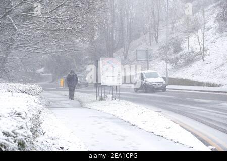 Ashford, Kent, Regno Unito. 07 Feb 2021. Regno Unito Meteo: Storm Darcy colpisce la città di Ashford in Kent. Photo Credit: Paul Lawrenson/Alamy Live News Foto Stock