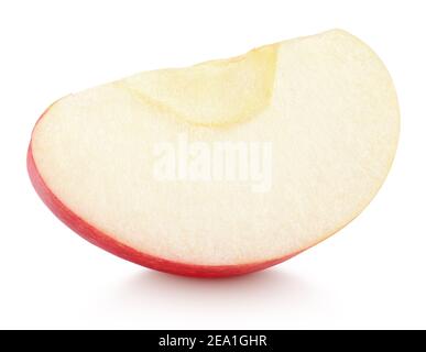 Fetta di mela rossa senza semi isolati su sfondo bianco. Cuneo rosso di mela con tracciato di ritaglio Foto Stock