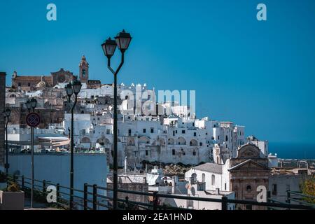 fantastica vista su ostuni in puglia Foto Stock