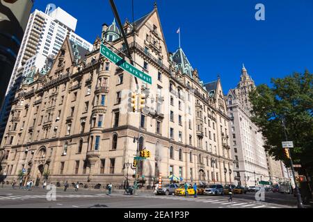 L'unità Dakota, noto anche come il Dakota Apartments è una cooperativa appartamento edificio situato sull'angolo nord-ovest della 72a Strada e Central Park W Foto Stock