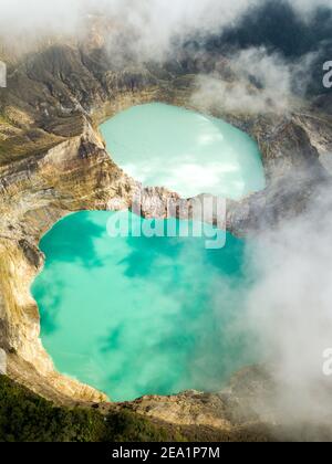 Kelimutu montagna laghi drone vista aerea in Indonesia Foto Stock