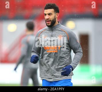 Hamilton, South Lanarkshire, Scozia, Regno Unito. 7 febbraio 2021; Fountain of Youth Stadium Hamilton, South Lanarkshire, Scozia; Scottish Premiership Football, Hamilton Academical contro Glasgow Rangers; Connor Goldson of Rangers riscalda credito: Action Plus Sports Images/Alamy Live News Credit: Action Plus Sports Images/Alamy Live News Foto Stock