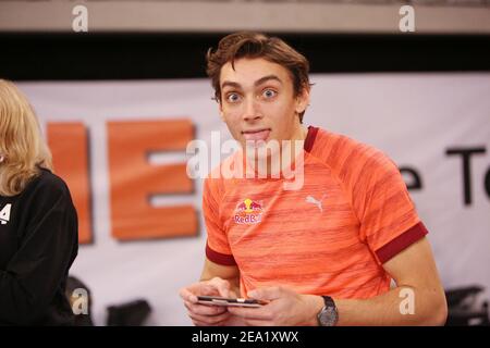 Armand Duplantis di Svezia durante il Perche Elite Tour Rouen 2021, evento Pole Vault il 6 febbraio 2021 a Kindarena a Rouen / LM Foto Stock