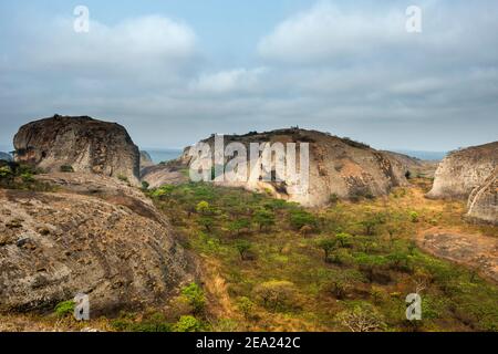 Rocce nere a Pungo Andongo, provincia di Malanje, Angola Foto Stock