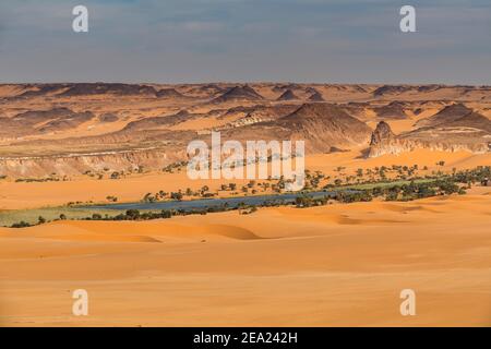 Lago di acqua dolce come parte dei laghi Unesco vista Ounianga, nel nord del Ciad, Africa Foto Stock