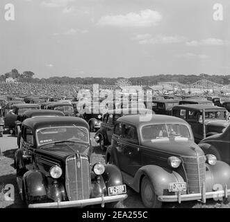 Parcheggio all'Iowa state Fair. Des Moines, Iowa, settembre 1939 Foto Stock