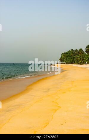 Bellissima spiaggia a Robertsport, Liberia Foto Stock