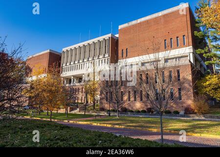 ATENE, OH, USA - 6 NOVEMBRE: Biblioteca Vernon R. Alden il 6 novembre 2020 all'Università dell'Ohio di Atene, Ohio. Foto Stock